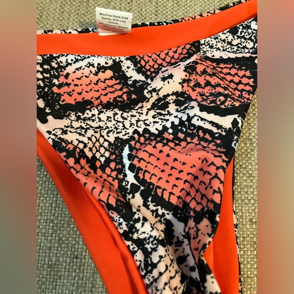 Orange snake skin bikini - Picture 4 of 5
